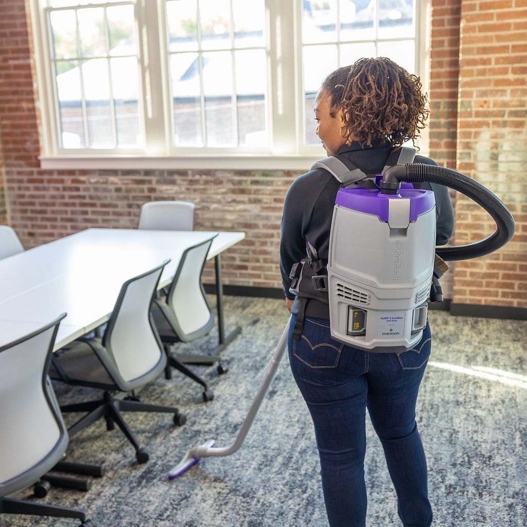 9_3_107775_GoFit3-CRDLS-F-brick room_3000